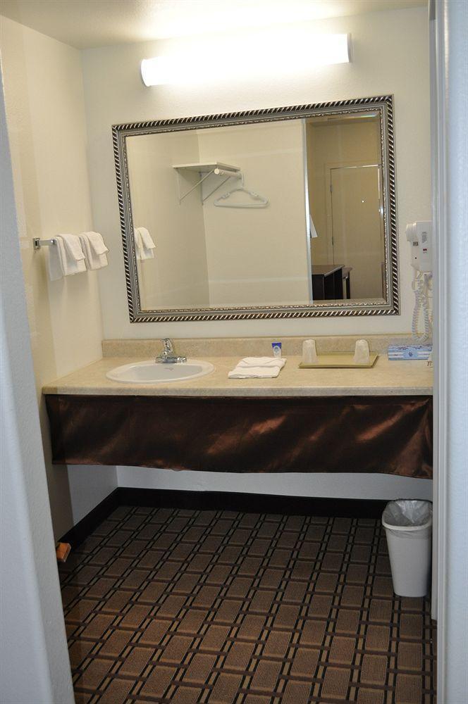 America Inn & Suites リッジクレスト エクステリア 写真