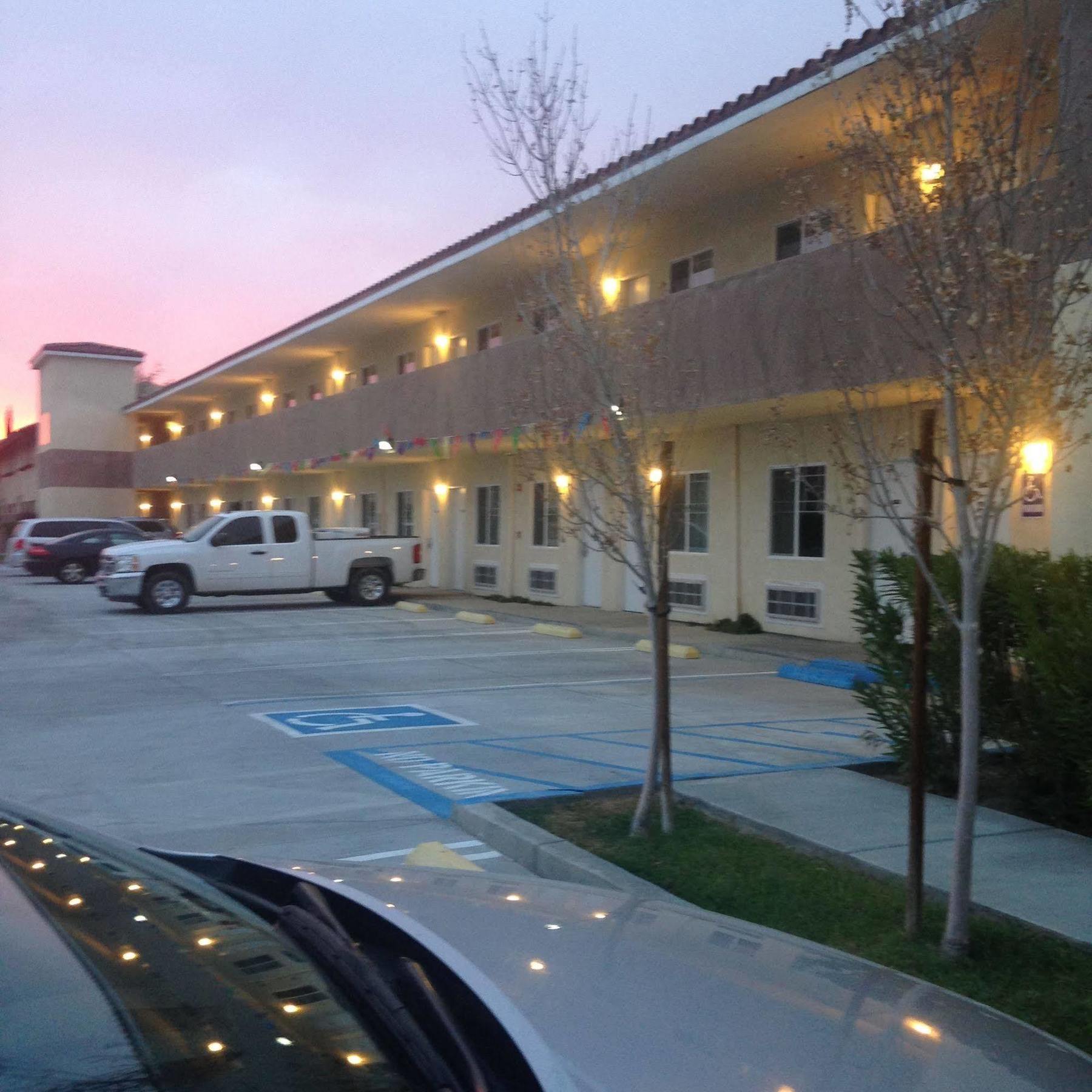 America Inn & Suites リッジクレスト エクステリア 写真